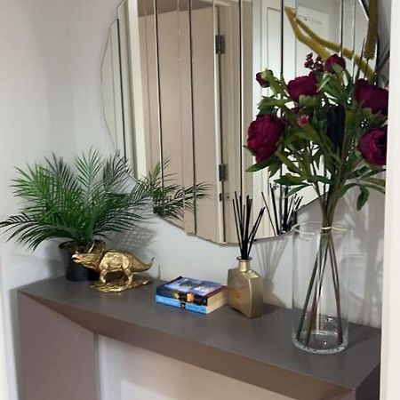 The Reflection Apartment , With River Thames View London Ngoại thất bức ảnh