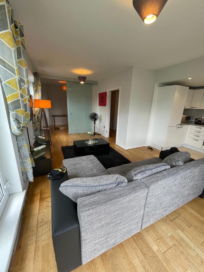 The Reflection Apartment , With River Thames View London Ngoại thất bức ảnh